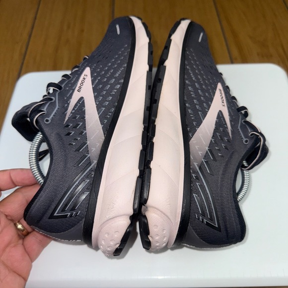 Brooks Ghost 13 Women's Running Shoes Gray Pink Size 8 Medium B NWVB - Picture 7 of 16